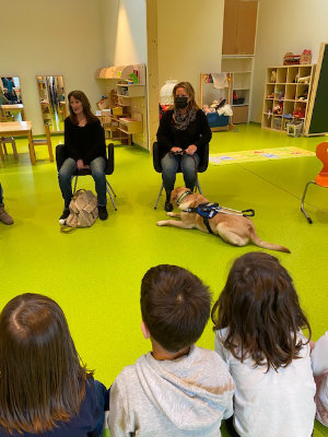 Colette, Chantal und Fhrhund Jenga