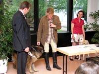 Bildbeschreibung: Die Stadtrtin Martine Stein-Mergen freut bei diesem Ereignis dabei zu sein.