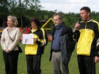 Foto: Die Vertreter des C.L.A. kndigen die Scheckberreichung an.