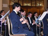 Photo: Musiker konzentriert bei der Arbeit