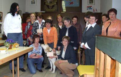 Photo de groupe lors de la remise de chque