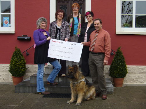 Photo: Photo de groupe lors de la remise de chque