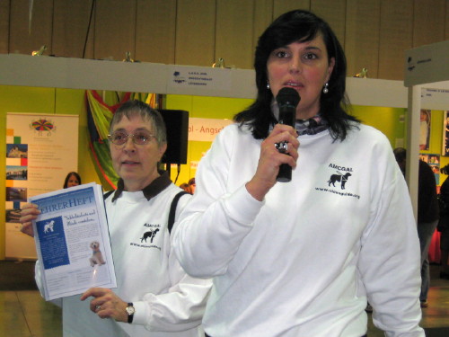 Photo: Annette Michels et Martine Konsbruck font la prsentation.