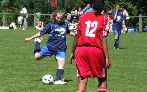 Photo: Les joueuses ont particip avec enthousiasme.