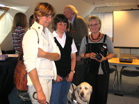 Foto: Rene Mischel, Josiane Rommes und Carine Buny im Gesprch.