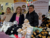 Photo: Lcole de chiens guides daveugles de Woippy a vendu des peluches chiens.