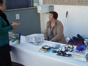 Foto: Chantal an unserem Informationsstand.