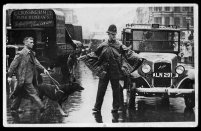 Postkarte mit Blindenfhrhund um 1930